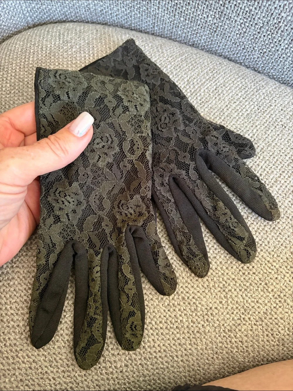 Elegant Black Lace Women's Gloves